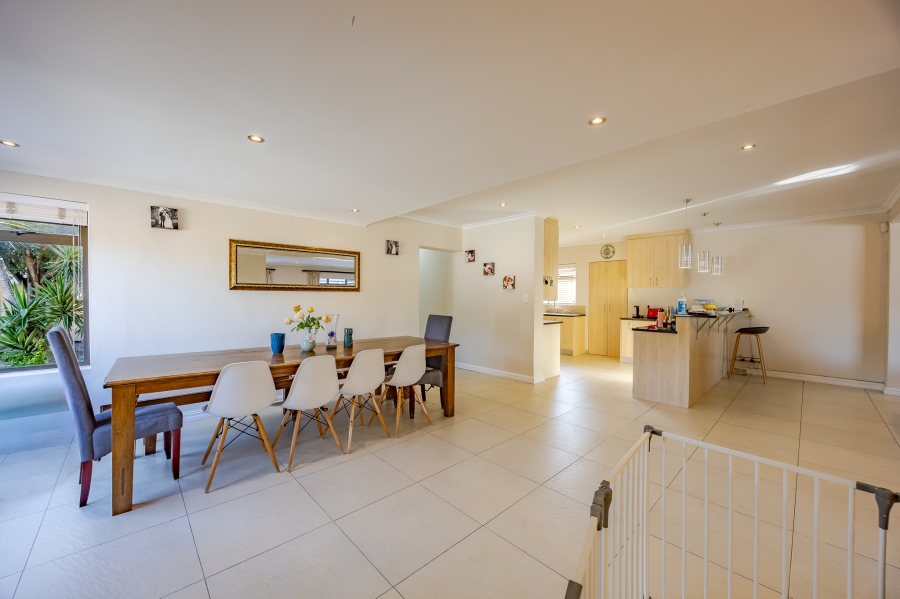 4 Bedroom Property for Sale in Flamingo Vlei Western Cape